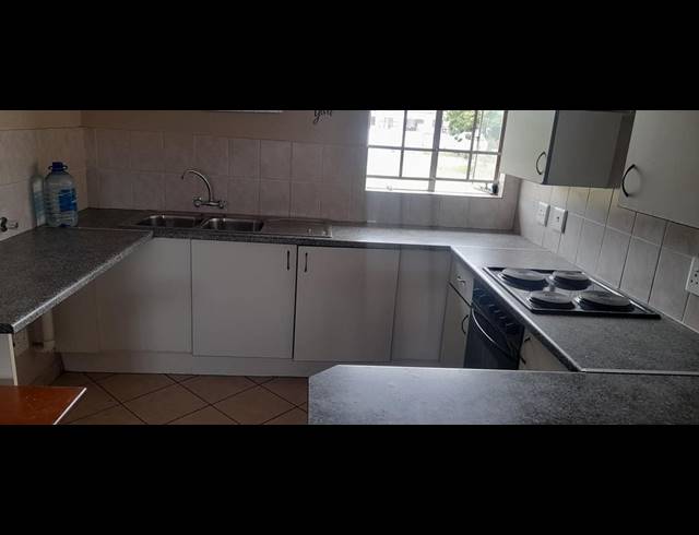 2 BEDROOM TOWNHOUSE FOR SALE IN PHILIP NEL PARK